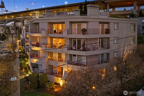 $799,000 | 3100 Fairview Avenue East, Unit 302, Seattle, WA 98102