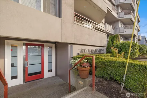 $799,000 | 3100 Fairview Avenue East, Unit 302, Seattle, WA 98102