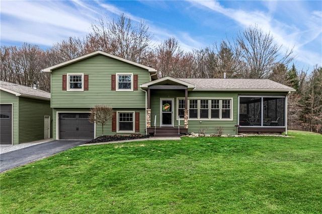 $625,000 | 279 Elliott Road, Grove City, PA 16127