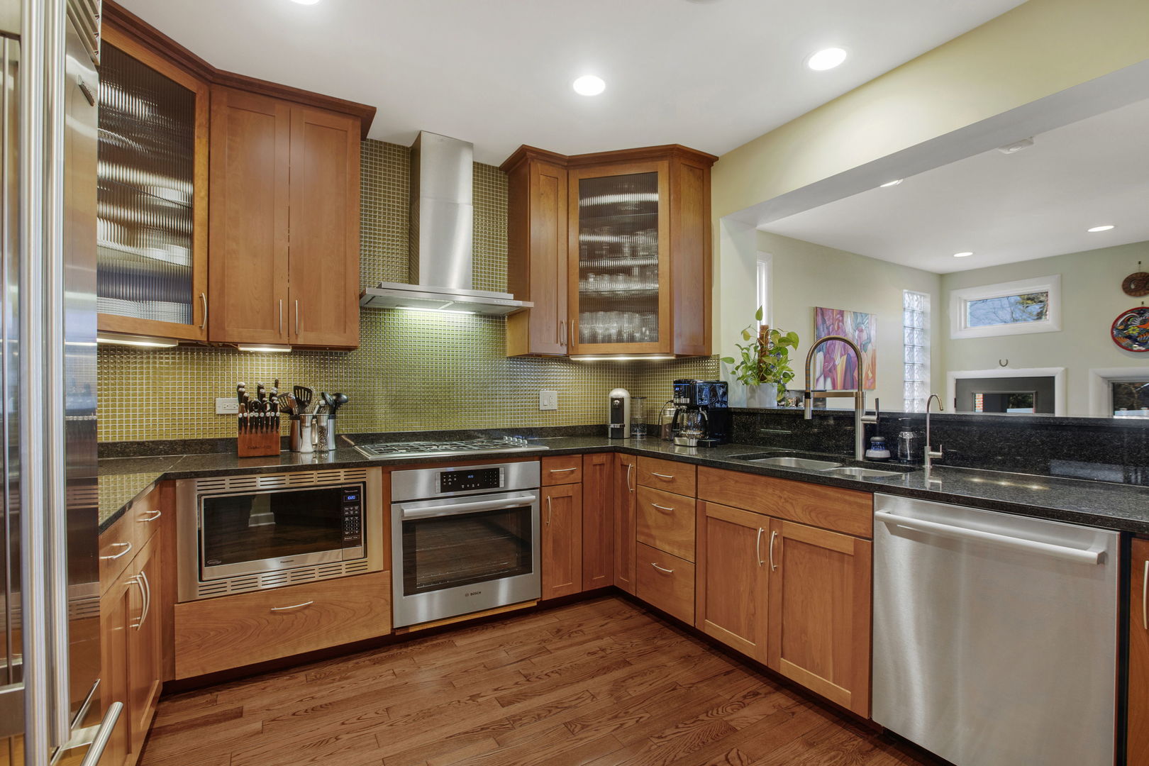 522 Uvedale Road Riverside, IL 60546 - Photo 11 of 41