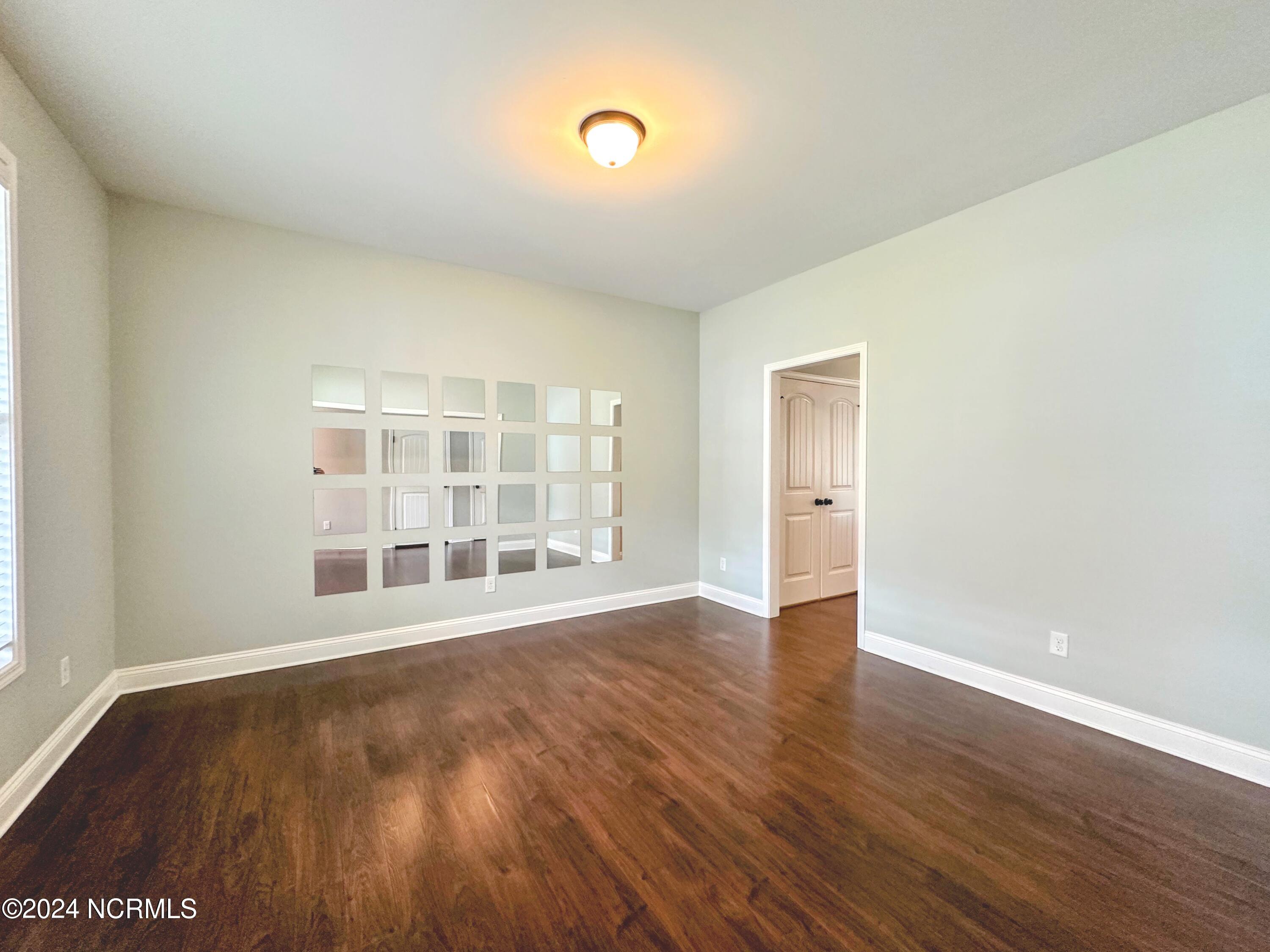 469 Albemarle Road Wilmington, NC 28405 - Photo 5 of 33 1 dining room