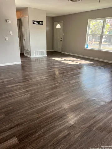 $1,850 | 303 Avenue D, Converse, TX 78109