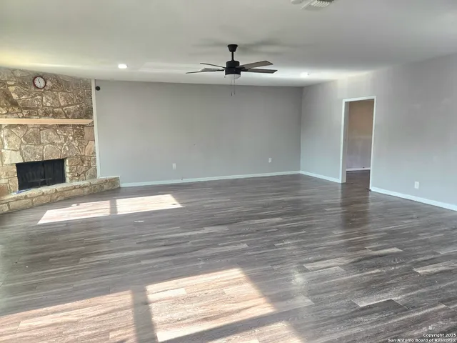 $1,850 | 303 Avenue D, Converse, TX 78109