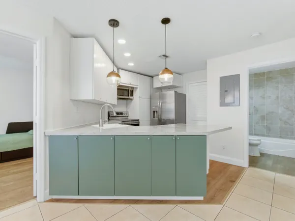 $1,888,000 | 825 Dogwood Drive, Delray Beach, FL 33483