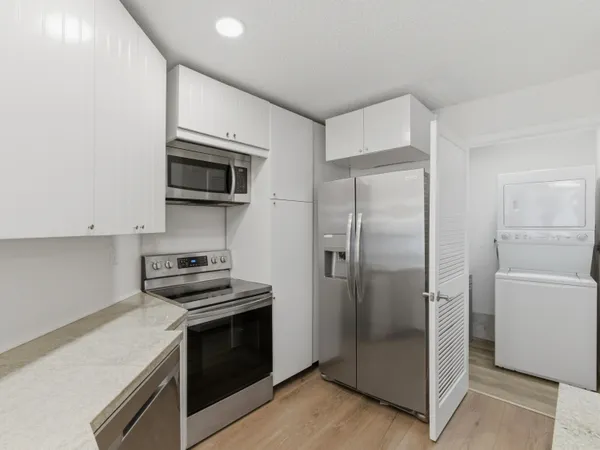 $1,888,000 | 825 Dogwood Drive, Delray Beach, FL 33483