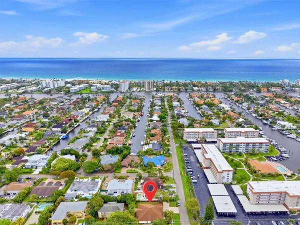 $1,888,000 | 825 Dogwood Drive, Delray Beach, FL 33483