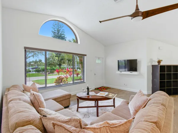 $1,888,000 | 825 Dogwood Drive, Delray Beach, FL 33483