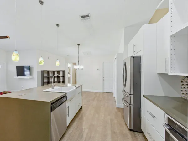 $1,888,000 | 825 Dogwood Drive, Delray Beach, FL 33483