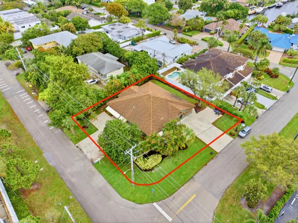 $1,888,000 | 825 Dogwood Drive, Delray Beach, FL 33483
