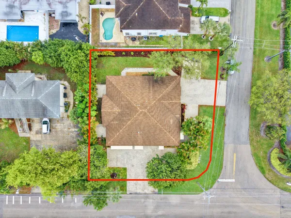 $1,888,000 | 825 Dogwood Drive, Delray Beach, FL 33483