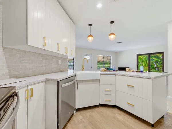$1,888,000 | 825 Dogwood Drive, Delray Beach, FL 33483