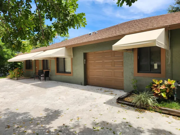 $1,888,000 | 825 Dogwood Drive, Delray Beach, FL 33483