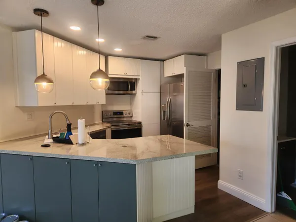 $1,888,000 | 825 Dogwood Drive, Delray Beach, FL 33483