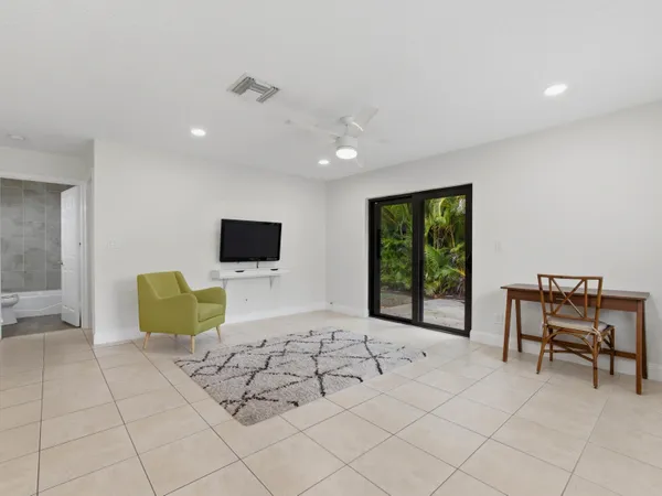 $1,888,000 | 825 Dogwood Drive, Delray Beach, FL 33483