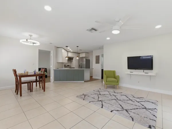 $1,888,000 | 825 Dogwood Drive, Delray Beach, FL 33483