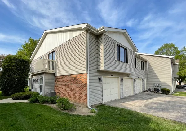 $2,200 | 476 Harrison Court, Vernon Hills, IL 60061