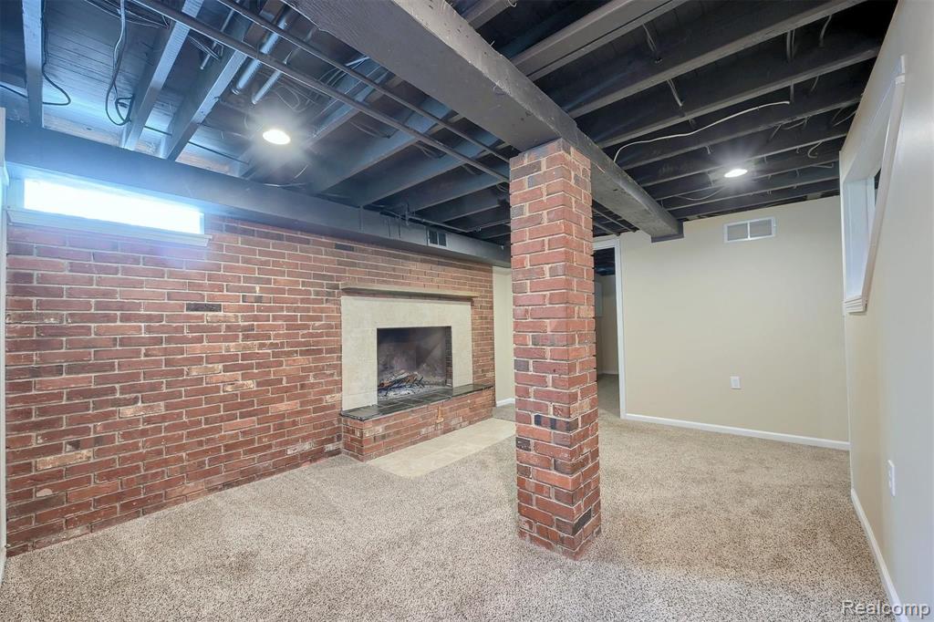 1712 Rochester Road Leonard, MI 48367 - Photo 16 of 29