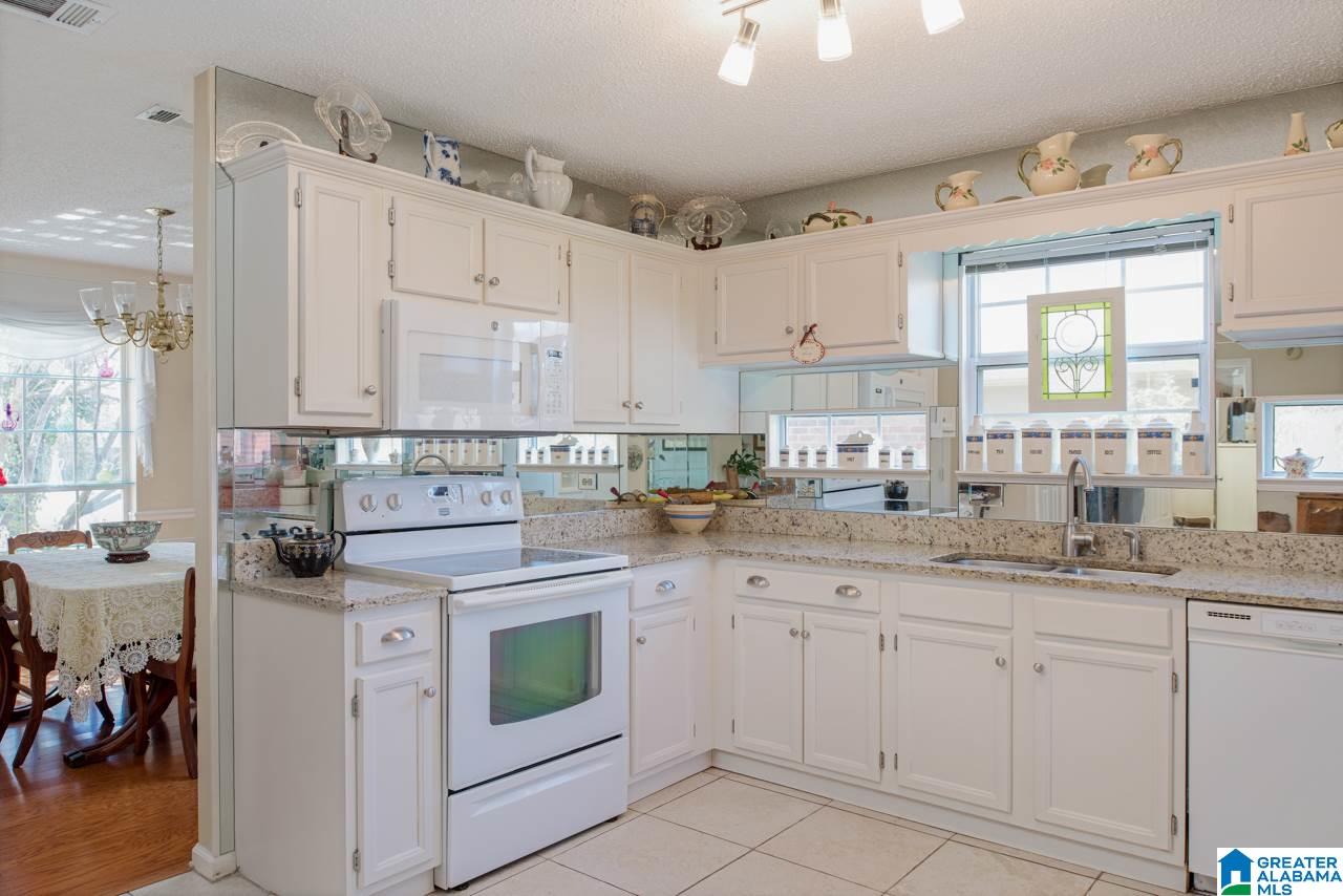 104 Stratshire Lane Pelham, AL 35124 - Photo 12 of 32