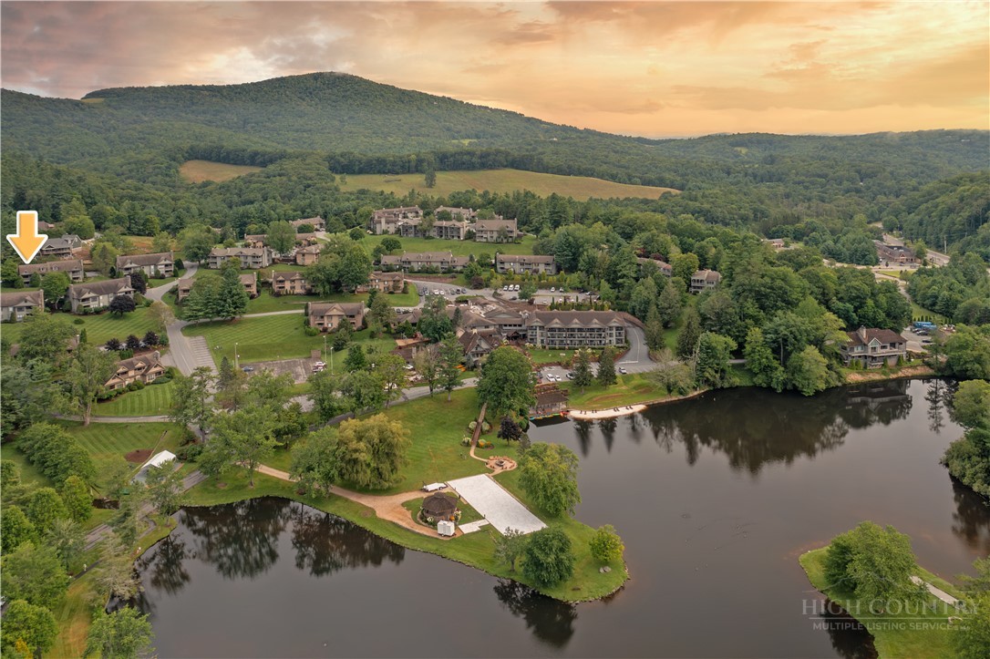 234 Stringfellow Lane, Unit 4 Blowing Rock, NC 28605 - Photo 5 of 40