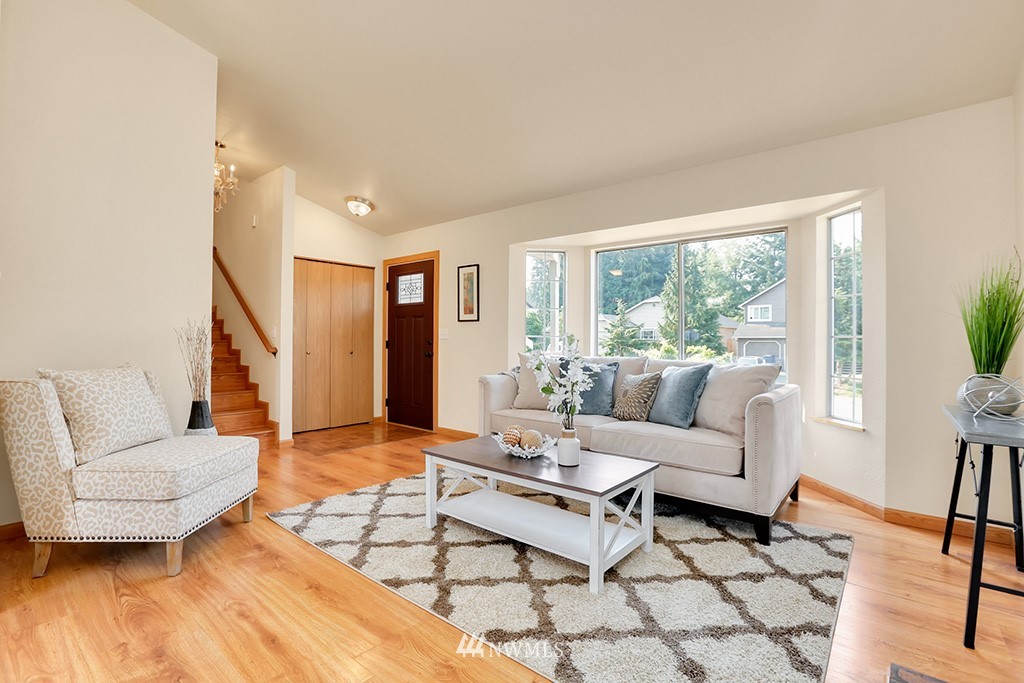 2225 186th Place Southeast Bothell, WA 98012 - Photo 3 of 22 Gallery Image 3