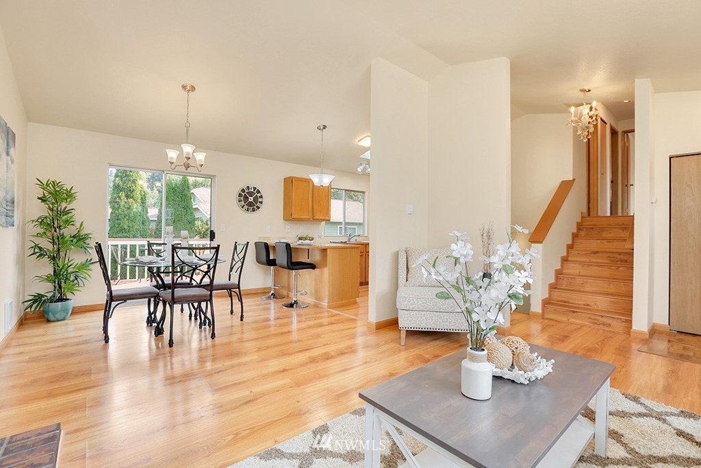 2225 186th Place Southeast Bothell, WA 98012 - Photo 6 of 22 Gallery Image 6