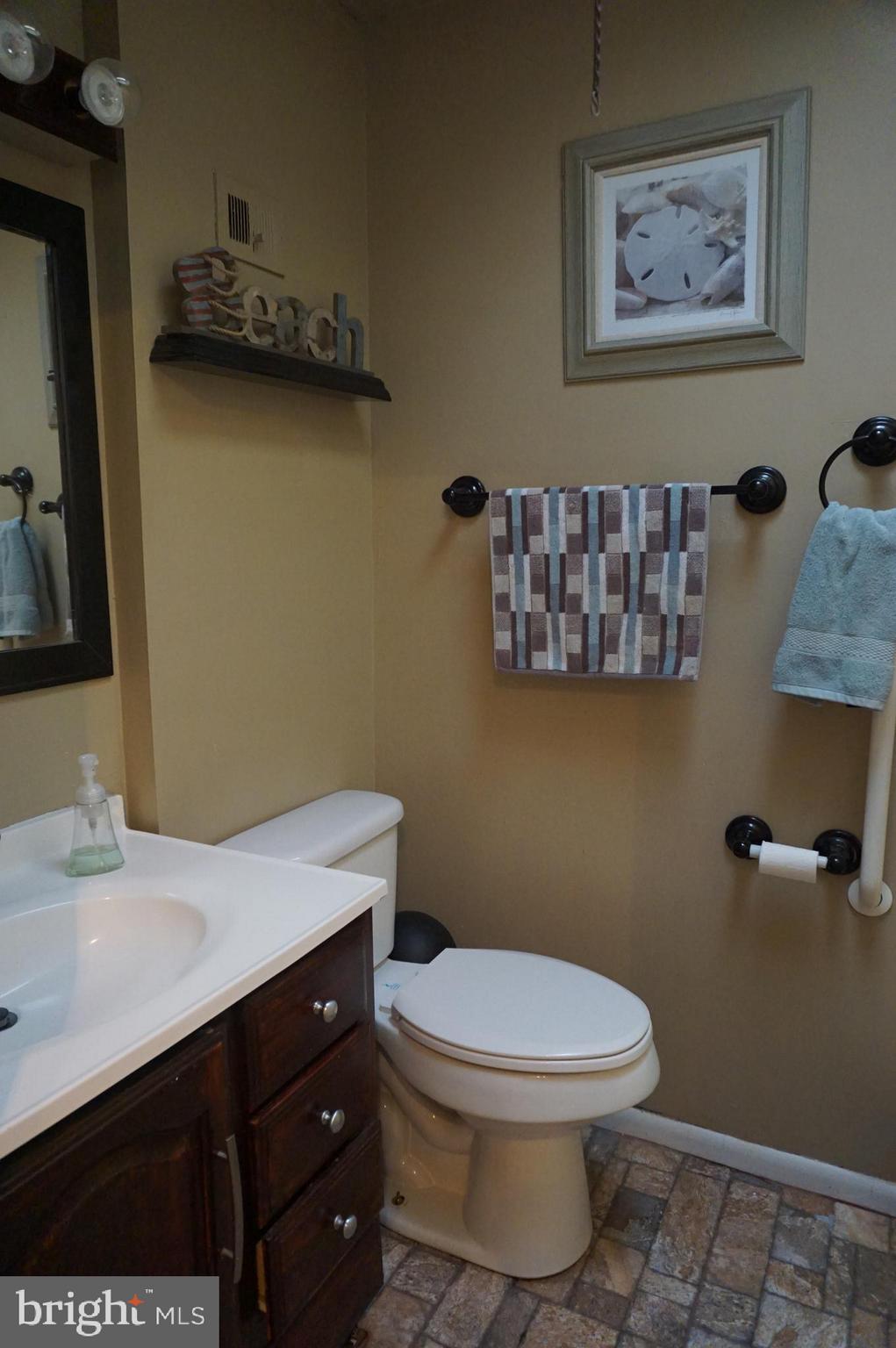 3852 Fairdale Road Philadelphia, PA 19154 - Photo 14 of 25 Hall Bath