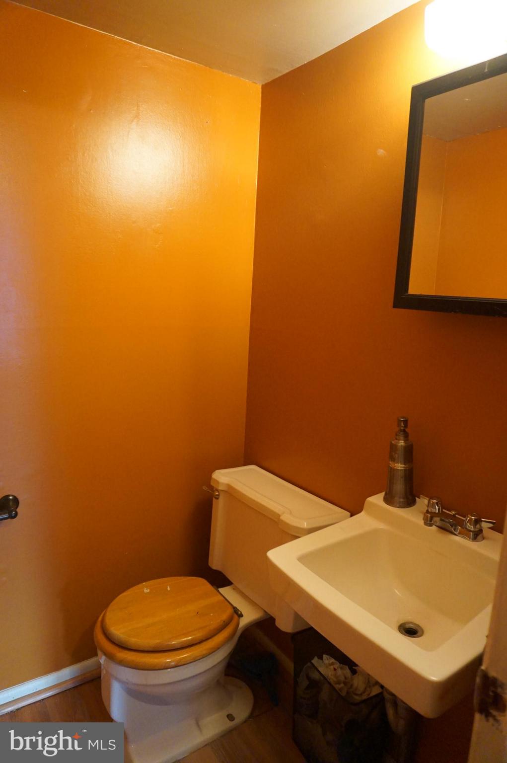 3852 Fairdale Road Philadelphia, PA 19154 - Photo 21 of 25 Powder Bathroom