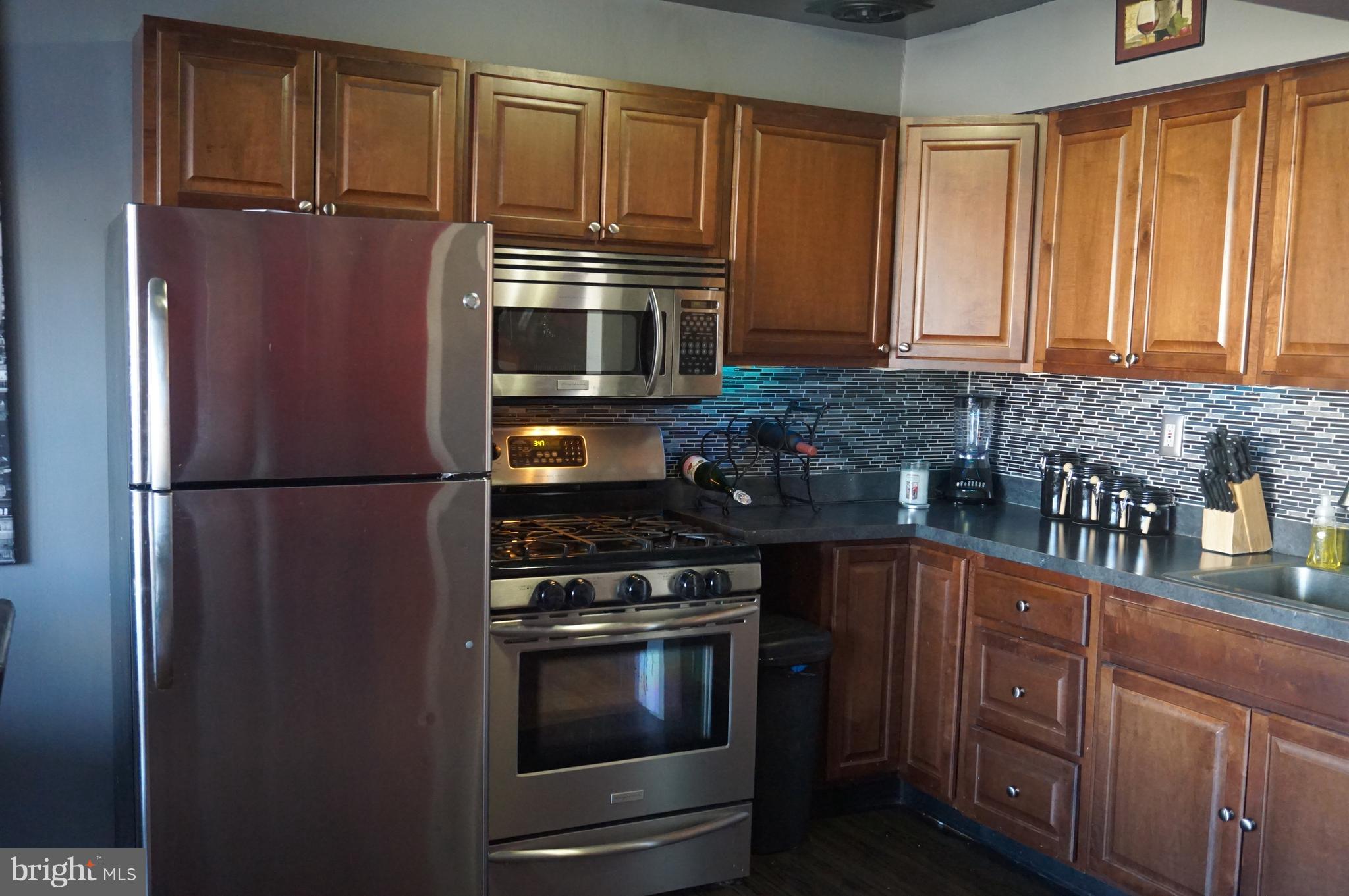 3852 Fairdale Road Philadelphia, PA 19154 - Photo 5 of 25 Kitchen