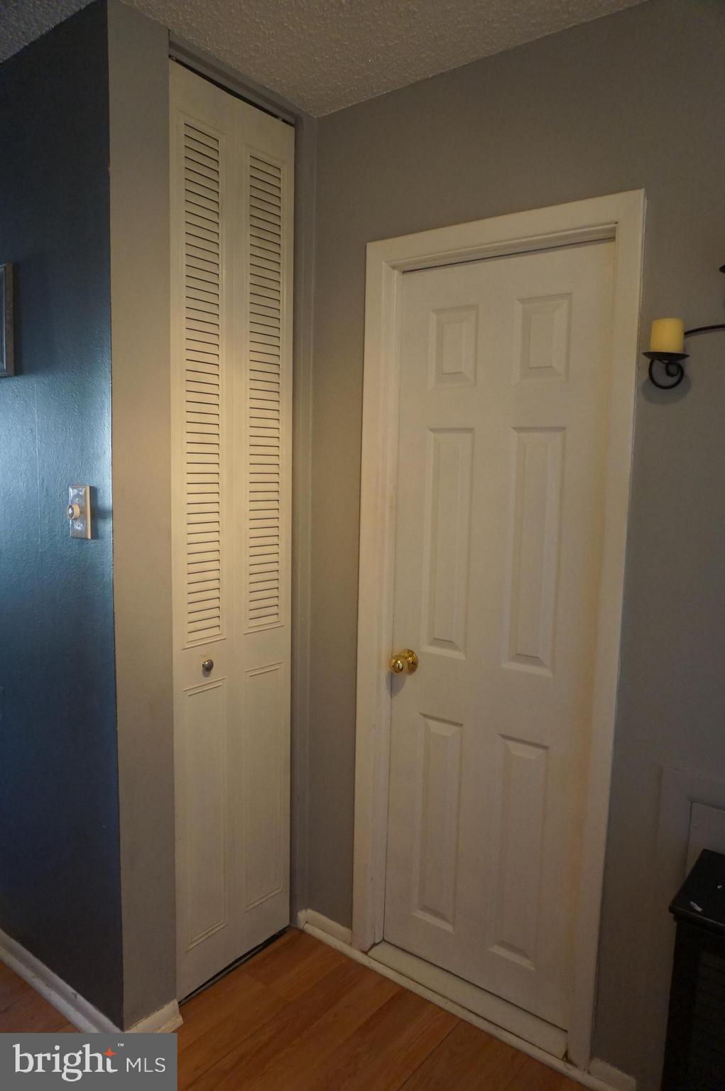 3852 Fairdale Road Philadelphia, PA 19154 - Photo 8 of 25 Hallway