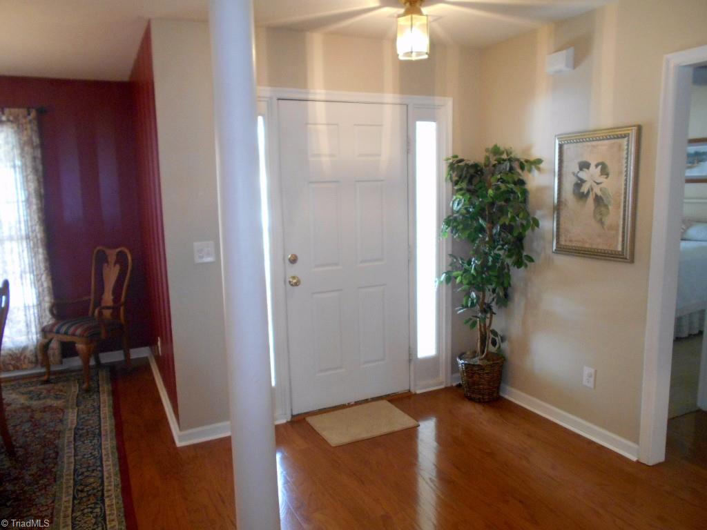 4301 Shade Tree Court High Point, NC 27265 - Photo 2 of 23 Entry
