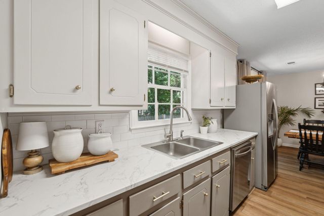 $290,000 | 210 Crestwood Drive, Summerville, SC 29483