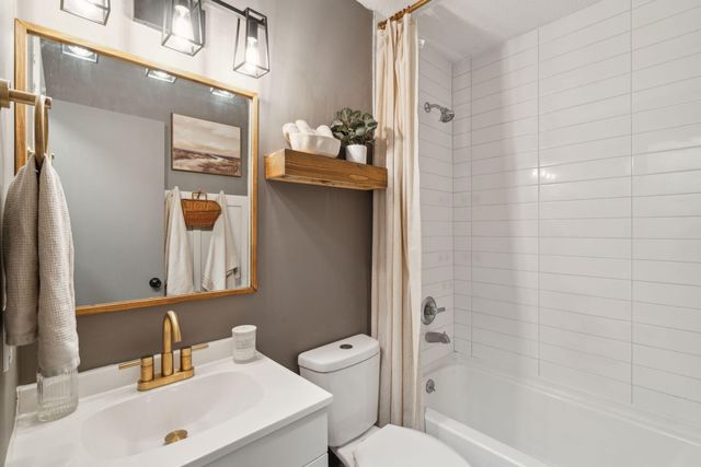 $290,000 | 210 Crestwood Drive, Summerville, SC 29483