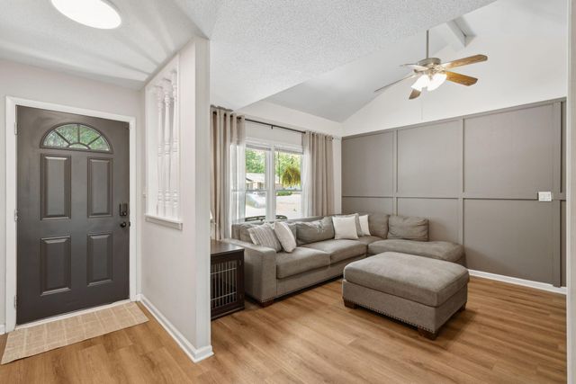 $290,000 | 210 Crestwood Drive, Summerville, SC 29483