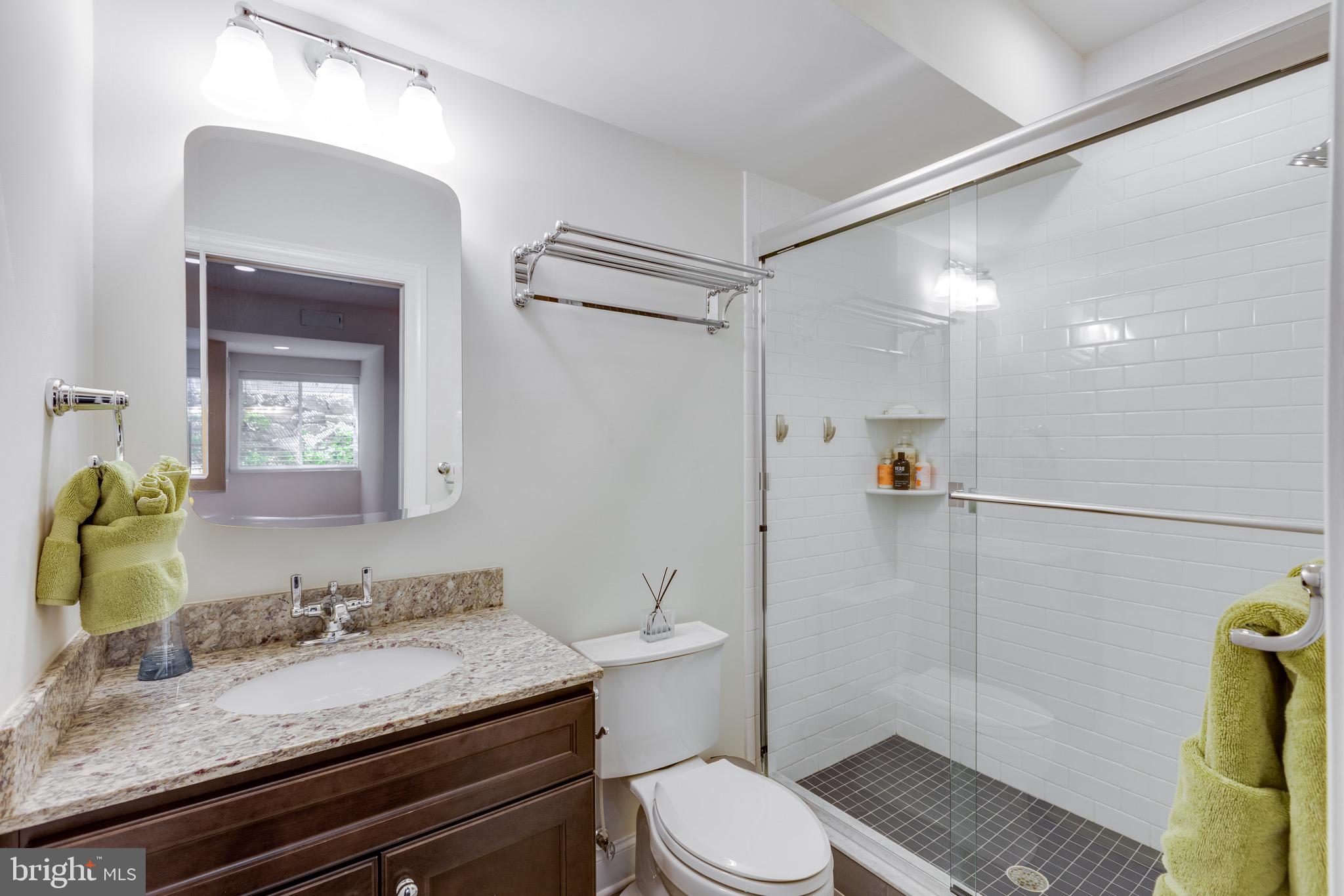 18 South Roberts Road Bryn Mawr, PA 19010 - Photo 42 of 48 en suite bath