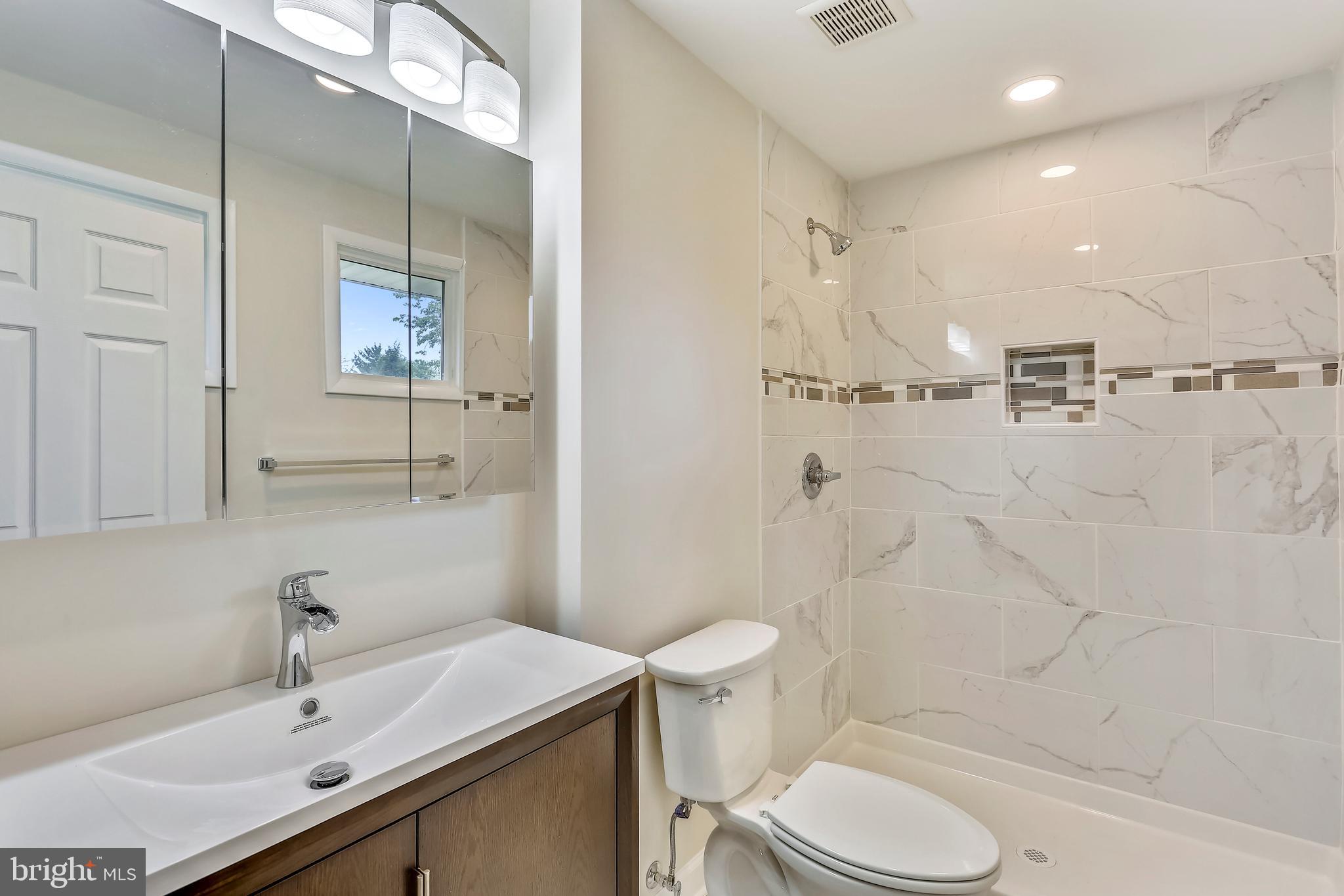 1001 Jackson Road Silver Spring, MD 20904 - Photo 11 of 28 2nd Master Bed Bath