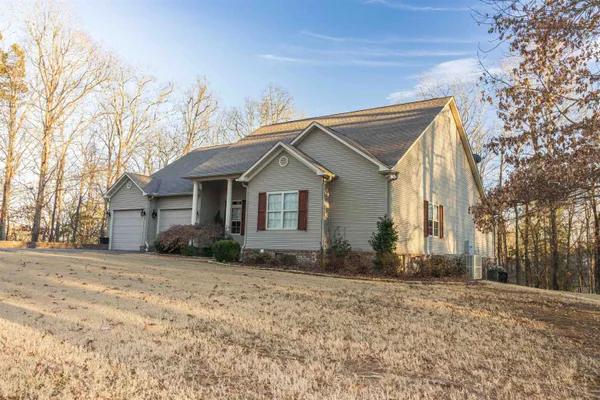 $459,000 | 47 Fairway Place, Selmer, TN 38375