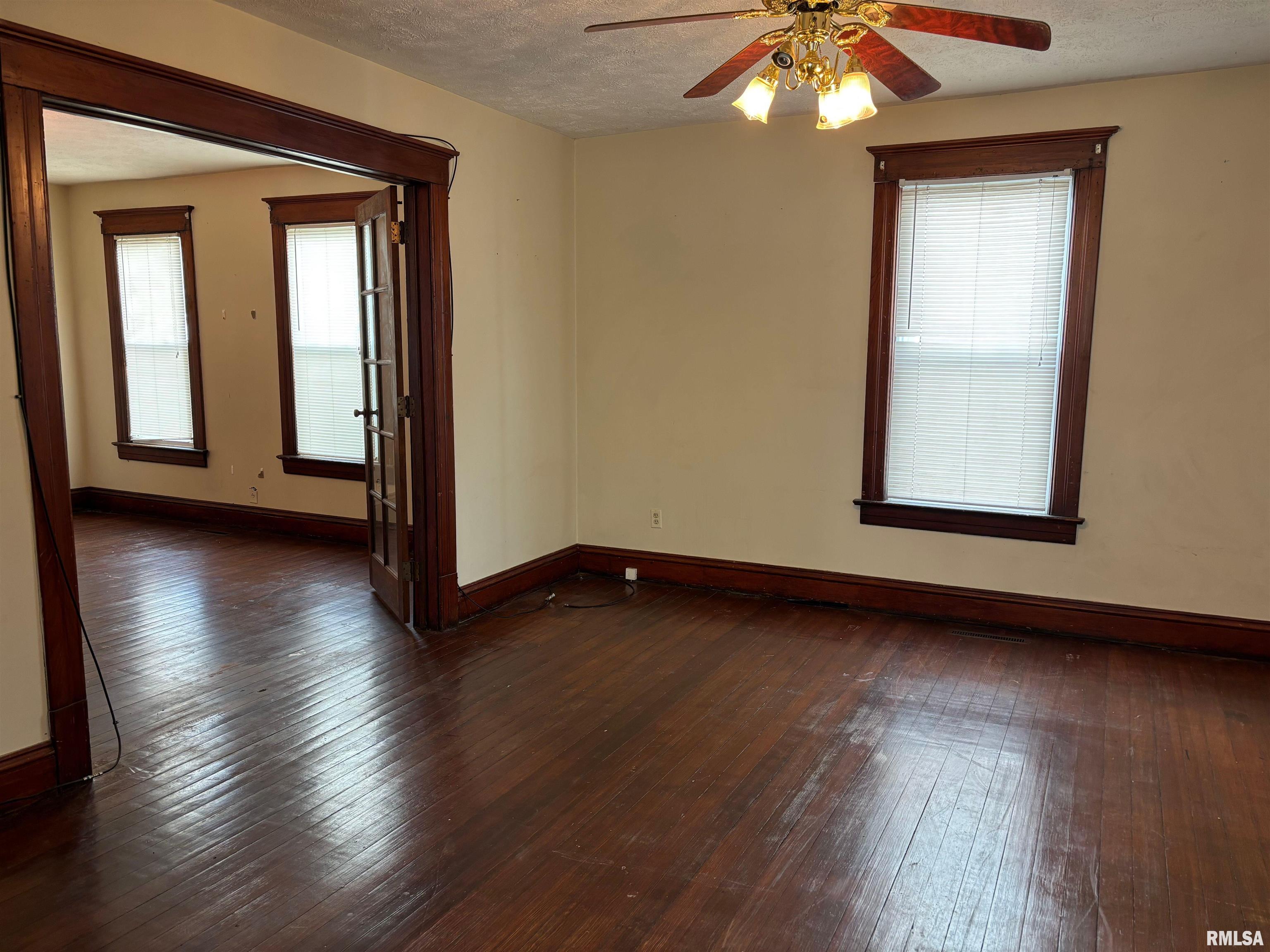 230 East Lawrence Avenue Springfield, IL 62704 - Photo 5 of 26