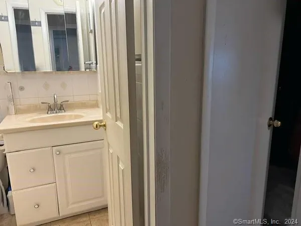 $2,600 | 37 Greenwich Avenue, Unit 26, Stamford, CT 06902