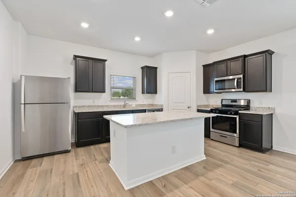 $1,985 | 10803 Quinn Court, San Antonio, TX 78252
