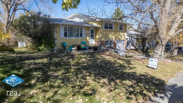 $295,000 | 3300 Navarre Road, Casper, WY 82604