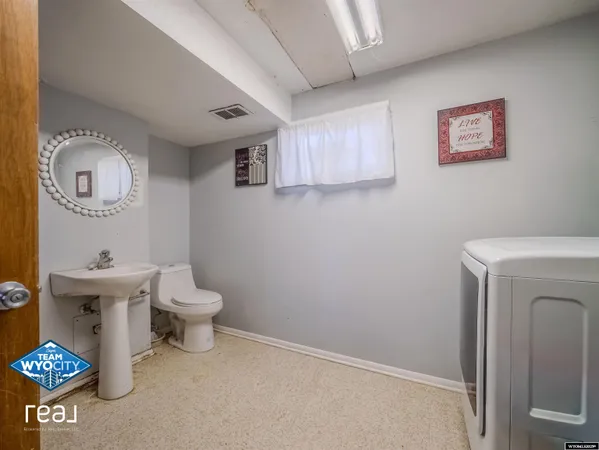 $295,000 | 3300 Navarre Road, Casper, WY 82604