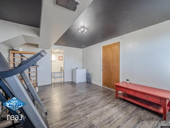 $295,000 | 3300 Navarre Road, Casper, WY 82604