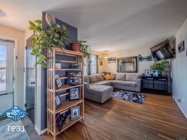 $300,000 | 3300 Navarre Road, Casper, WY 82604