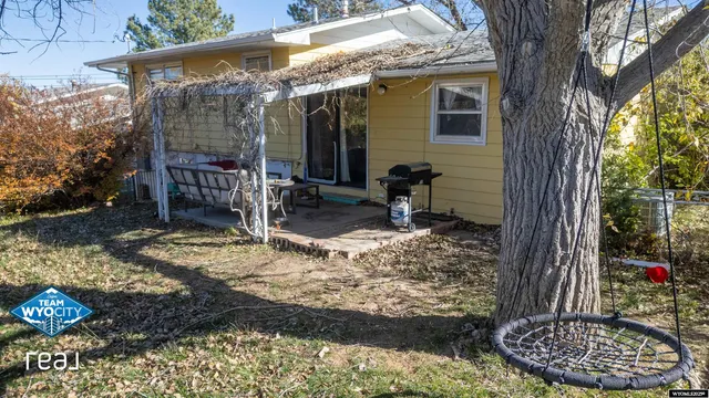 $300,000 | 3300 Navarre Road, Casper, WY 82604