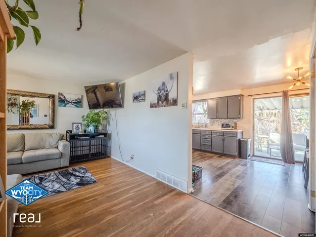 $300,000 | 3300 Navarre Road, Casper, WY 82604