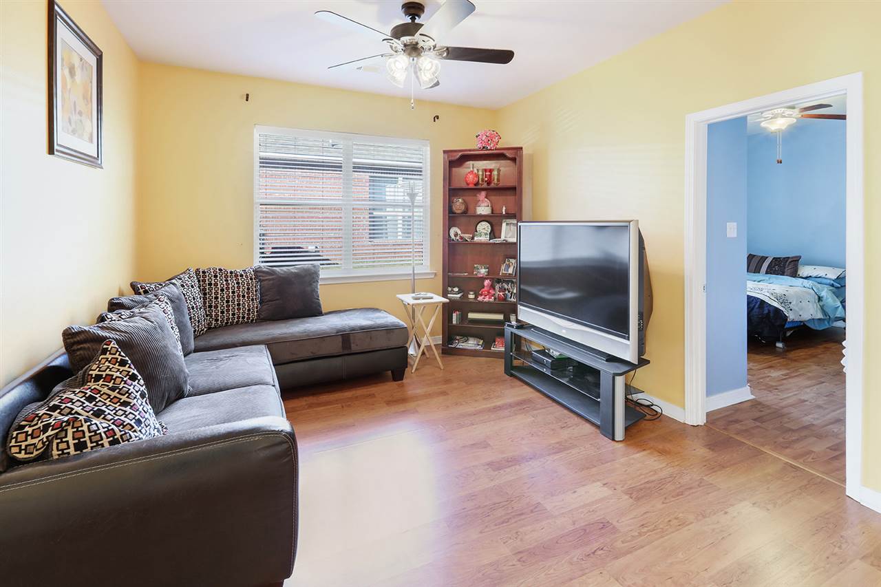 3297 Bellingrath Drive Foley, AL 36535 - Photo 9 of 15 Sitting Area