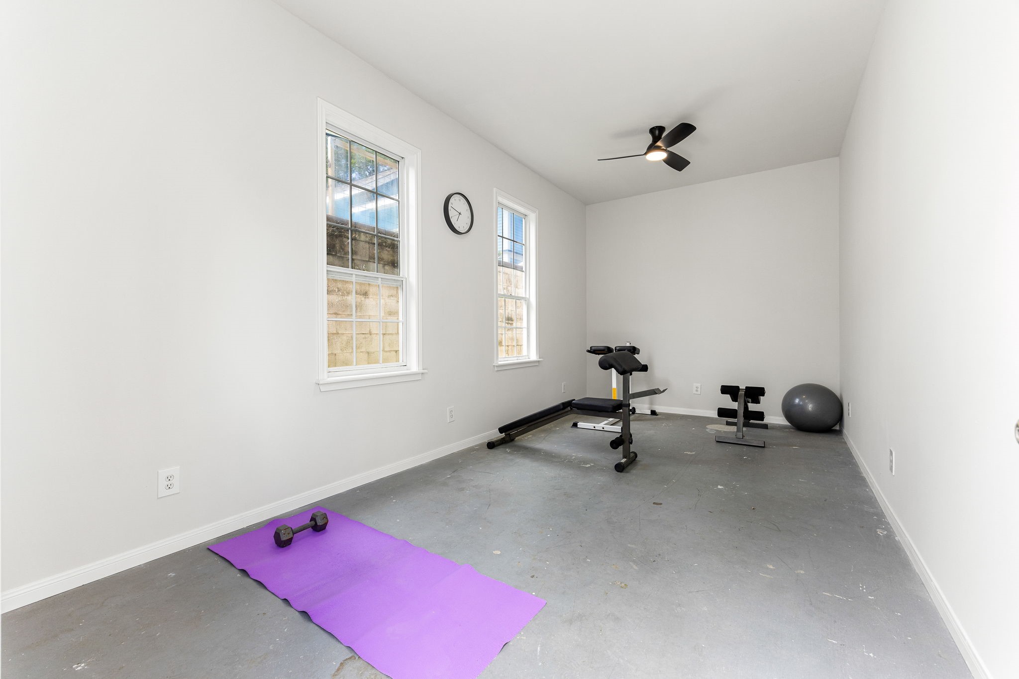 302 West Drew Street Houston, TX 77006 - Photo 41 of 48 a view of a room with gym equipment