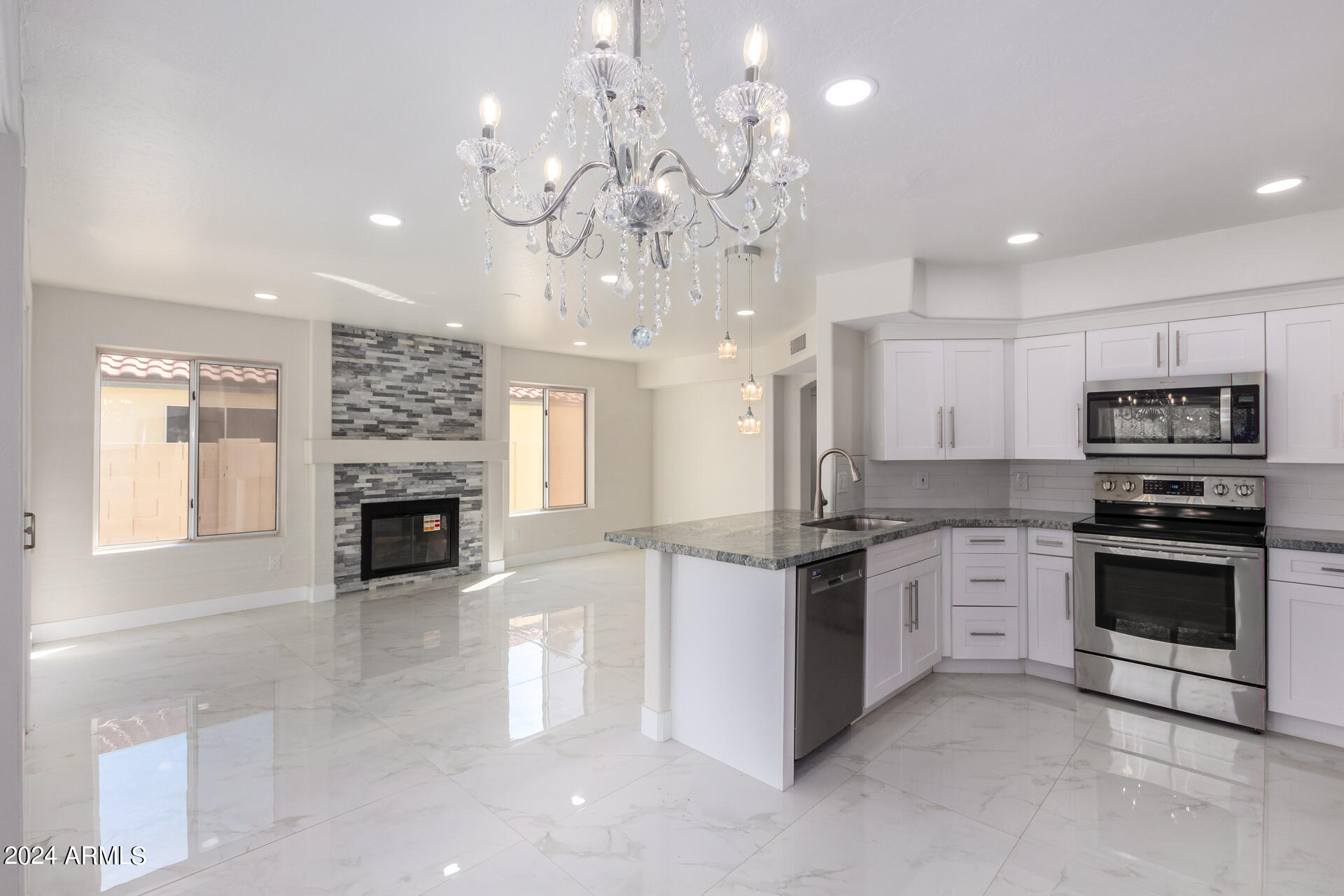 9611 South 50th Street Phoenix, AZ 85044 - Photo 1 of 40 17-50th