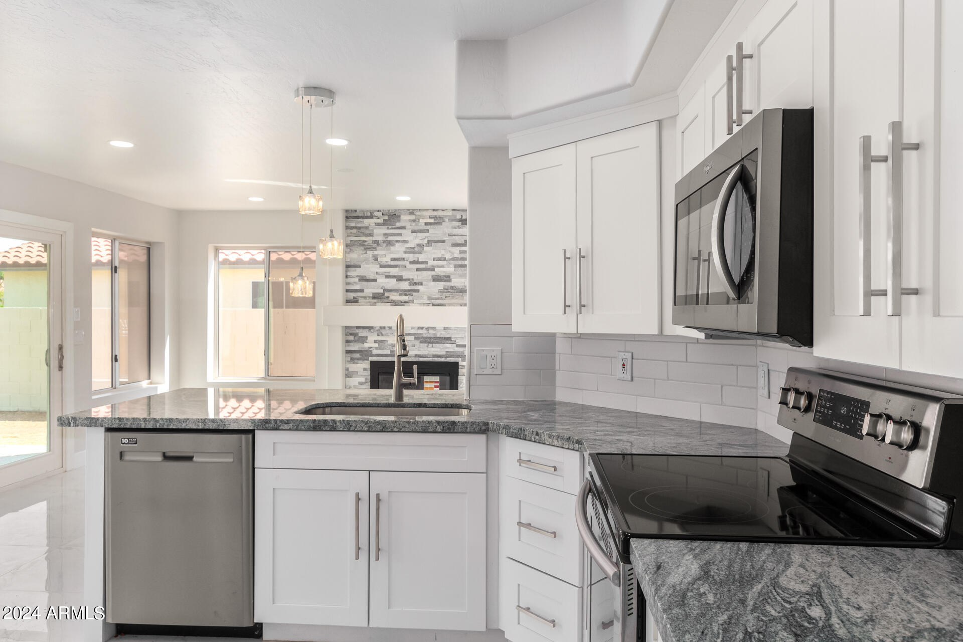 9611 South 50th Street Phoenix, AZ 85044 - Photo 14 of 40 14-50th