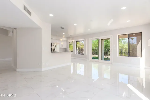 $2,850 | 9611 South 50th Street, Phoenix, AZ 85044